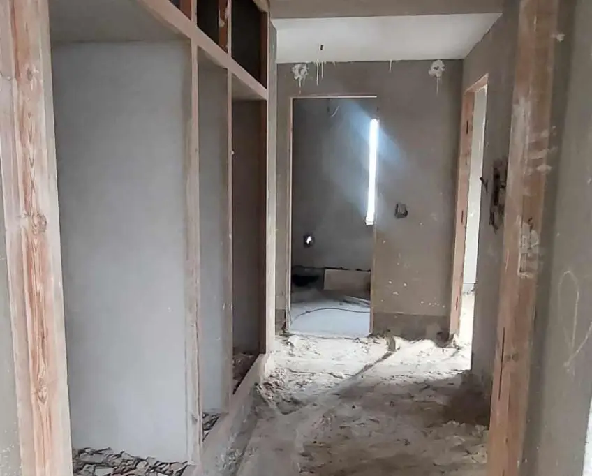 Vente de maison inachevée à la cité el wafa elmrezga