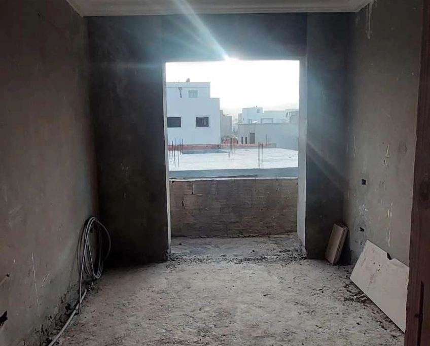 Vente de maison inachevée à la cité el wafa elmrezga