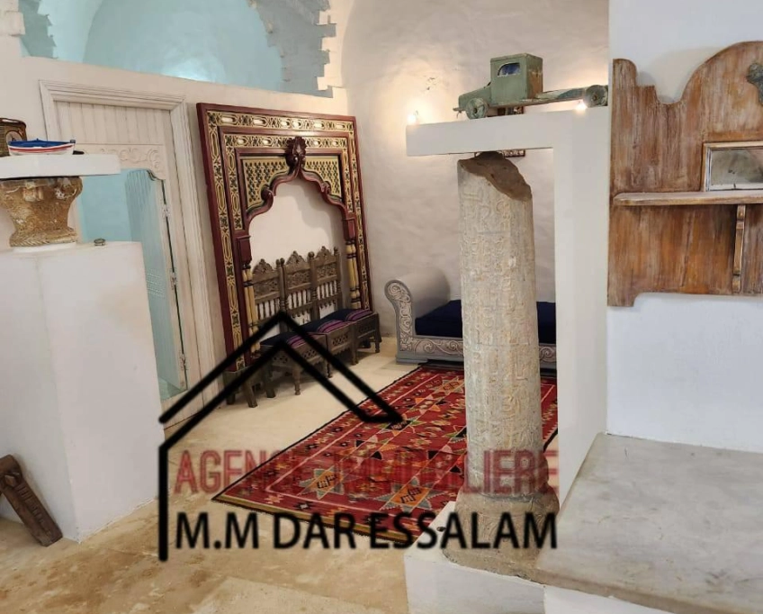Une grande villa près de la mer à vendre