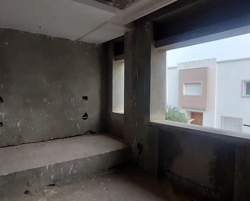 Vente de maison inachevée à la cité el wafa elmrezga