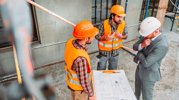 Bien collaborer avec les artisans et les promoteurs immobiliers en Tunisie : trouver l’équilibre entre confiance et structure