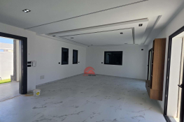 Villa neuve avec piscine - titre bleu - tezdaine djerba za - réf v714
