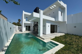 Belle villa toute neuve s+4 avec piscine à hammamet à vendre 51355351