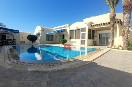 Grande maison en zone touristique djerba zt - réf v590