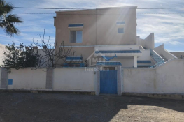 Villa s+2 avec piscine à vendre à hammamet sud 51355351