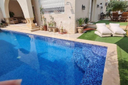 Location estivale: villa s+4 avec piscine à louer à hammamet sud 51355351