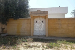 Maison s+2 avec un terrain à vendre à hammamet sud 51355351