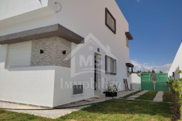 Villa s+4 toute neuve avec jardin et piscine à hammamet sud 51355351