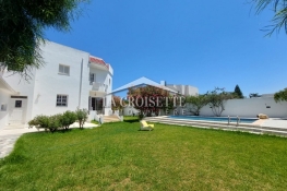 Villa s+3 avec piscine à la soukra mvl0342