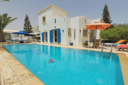 Belle villa récente à la zone touristique djerba