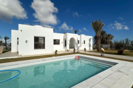 Grande maison à vendre sur mezraya djerba za - réf v693