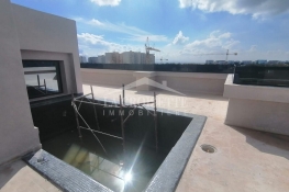 Penthouse s+4 avec piscine aux jardins de carthage zav1741