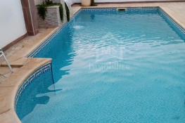 Location estivale: une villa meublée s+3 avec piscine et jardin à louer 51355351