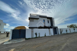 Villa s+4 toute neuve avec jardin et piscine à hammamet sud 51355351