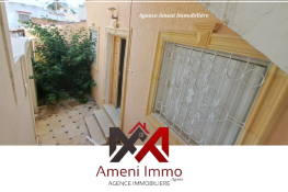 A vendre villa de 02 étages à el mourouj 4