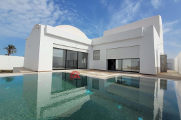 Villa avec piscine zu à djerba midoun - réf v683