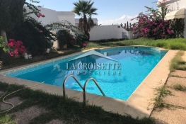 Villa s+5 avec piscine à gammarth mvv0249