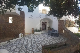 Une villa avec jardin à vendre à hammamet 51355351