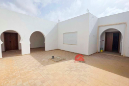 Villa de plain-pied à houmt souk djerba zu - réf v713