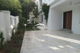 Villa s+5 à la marsa zvl1631