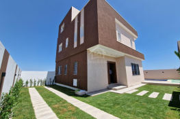 Un duplex s+5 avec piscine à hammamet sud à vendre 51355351