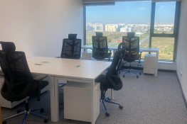 Un bureau au design remarquable pour 4 personnes à tunis, le golfe de tunis
