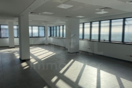 Bureau en open space de 984m² au lac3