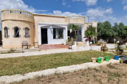 Une villa s+3 avec garage et jardin à vendre à birbouregba 51355351