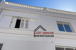 maison avec deux garages à kélibia