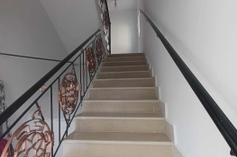 A louer etage de villa ennaser