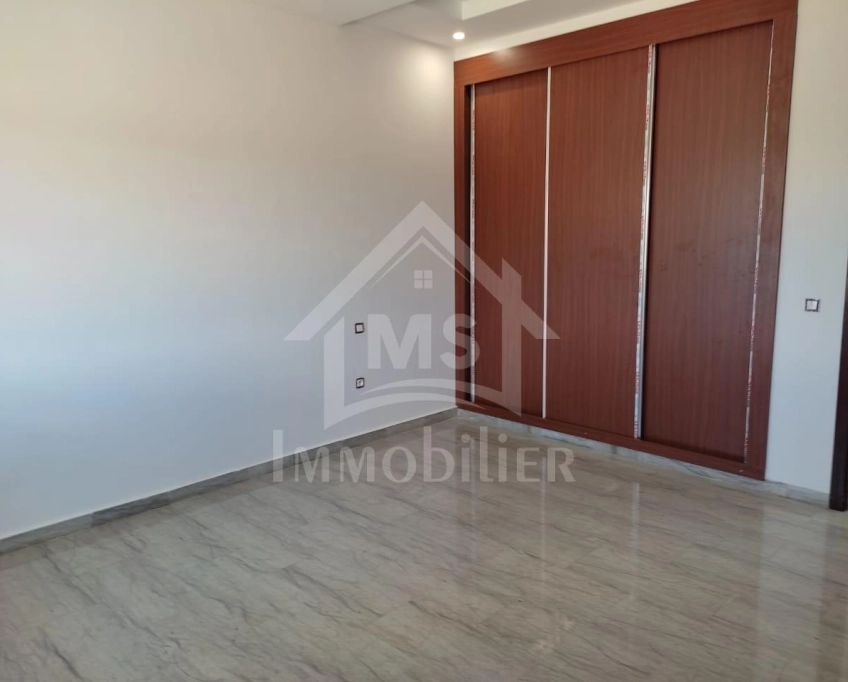 Villa s+4 toute neuve avec jardin et piscine à hammamet sud 51355351