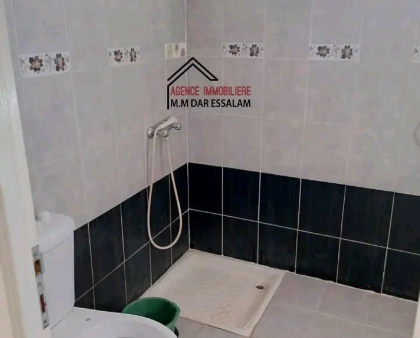 Maison indépendante avec deux garages près de toutes commodités