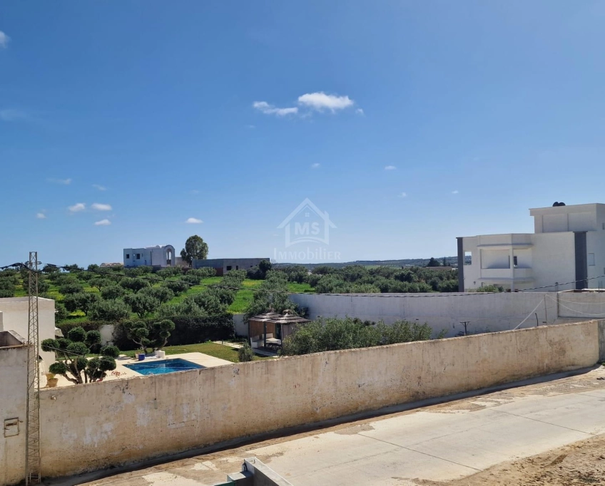 51355351للبيع أرض صبغة سكنية مساحتهتا 387 م² في الحمامات