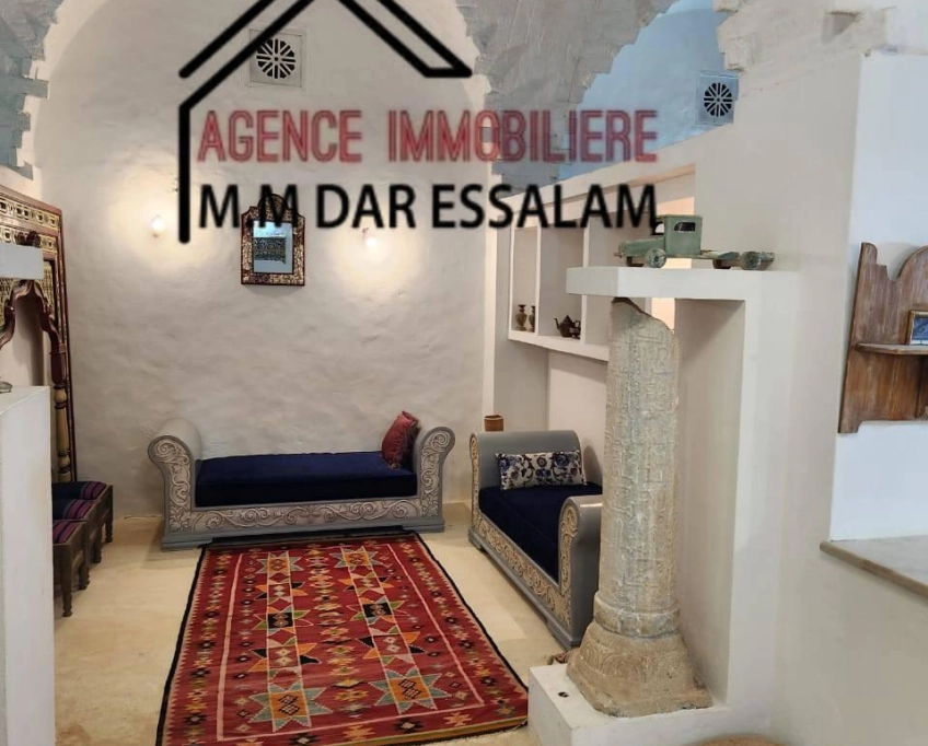 Une grande villa près de la mer à vendre