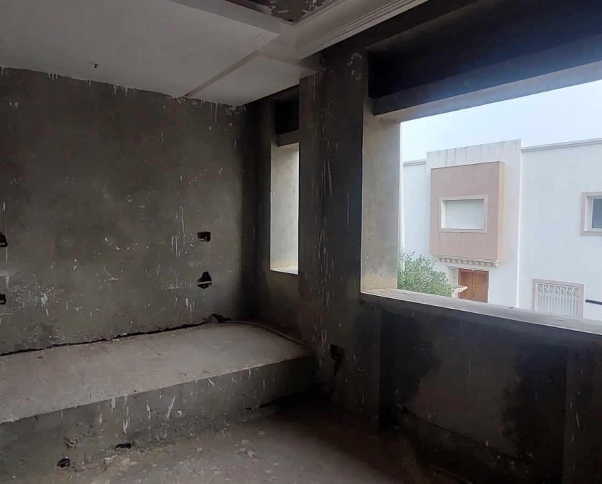 Vente de maison inachevée à la cité el wafa elmrezga