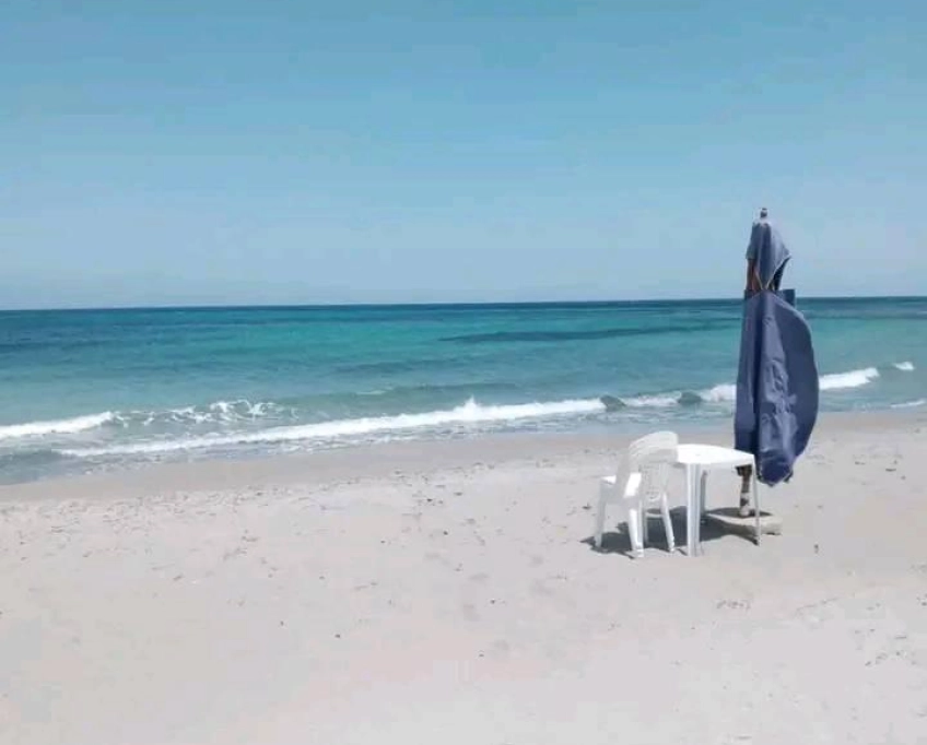 Un lot de terrain près de la plage à vendre