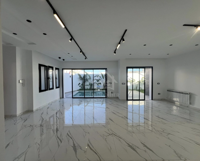 Un triplex avec piscine à hammamet nord à vendre 51355351