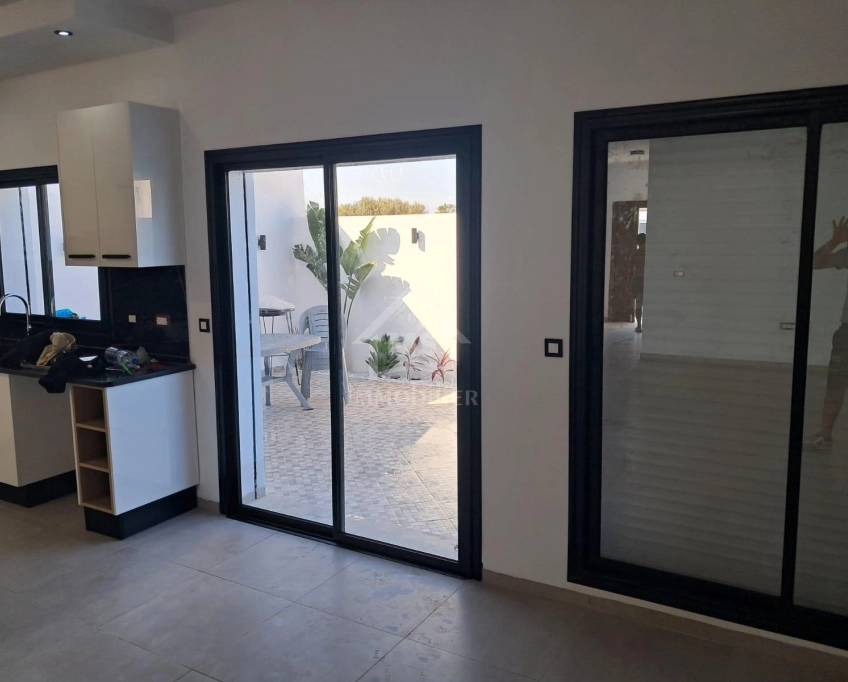 Villa toute neuve s+3 avec piscine à hammamet sud à vendre 51355351