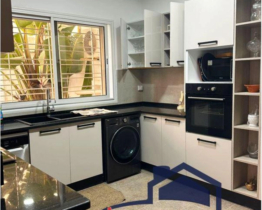 Rez-de-jardin meublé avec piscine  à gammarth supérieur