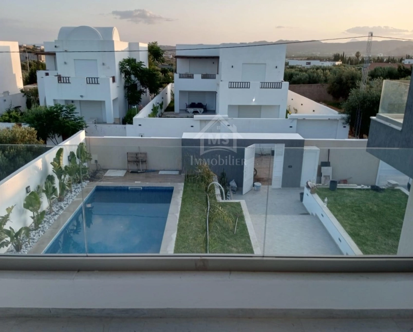Villa s+5 toute neuve avec piscine à vendre à hammamet sud 51355351