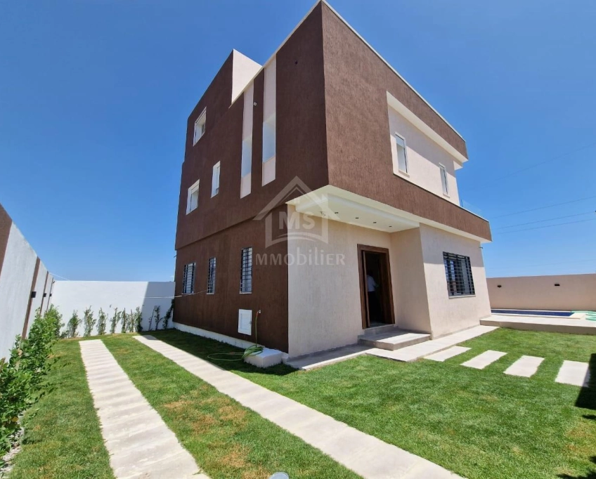 Un duplex s+5 avec piscine à hammamet sud à vendre 51355351