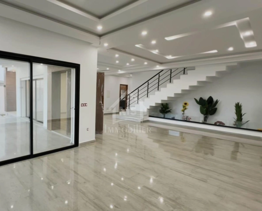 Villa s+4 toute neuve avec piscine à vendre à hammamet sud 51355351