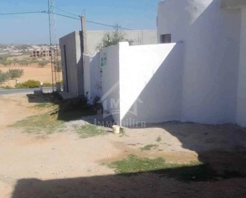 Maison s+2 avec garage et jardin à hammamet sud à vendre