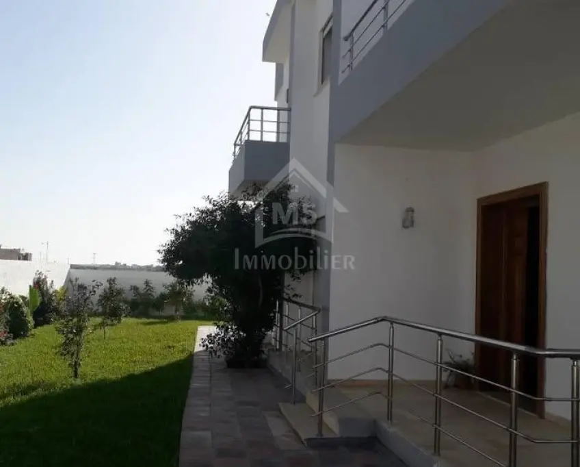 2 étages de villa indépendans à hammamet sud à vendre 51355351