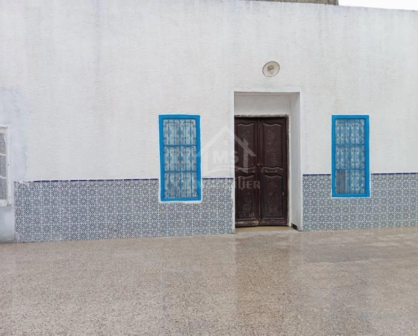 Maison arabesque s+5 à vendre à korba 51355351