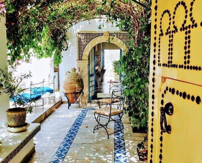 Maison arabesque avec piscine à nabeul à vendre 51355351