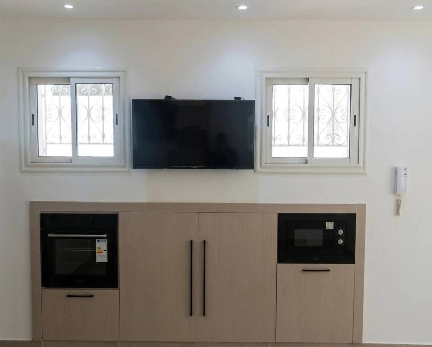 Studio s+1 moderne avec terrasse – port & club nautique (kélibia)