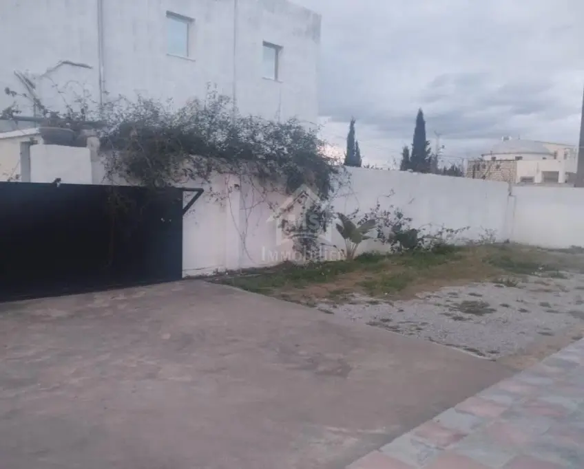 2 étages de villa indépendans à hammamet sud à vendre 51355351