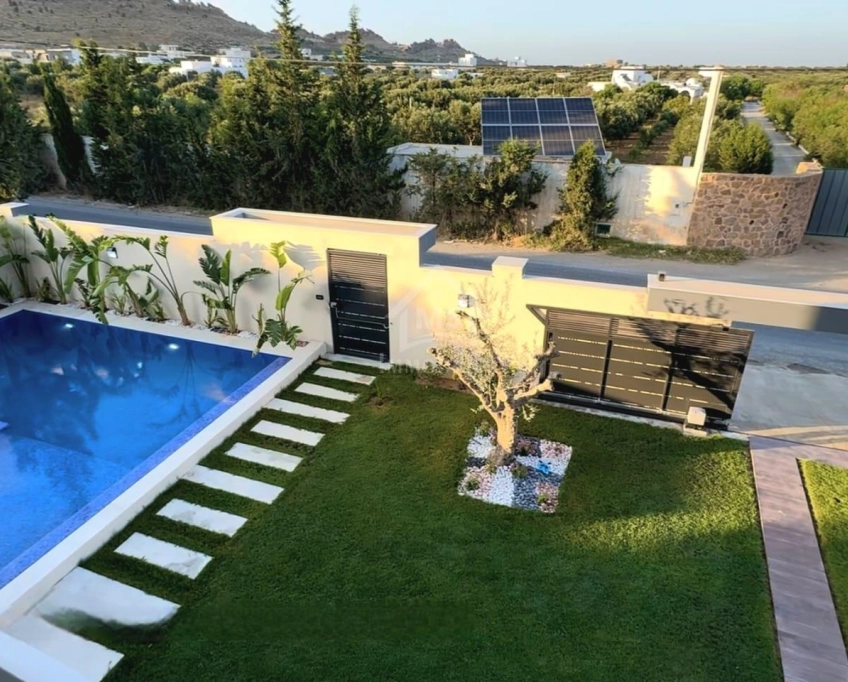 Villa s+4 toute neuve avec piscine et jardin à hammamet sud 51355351