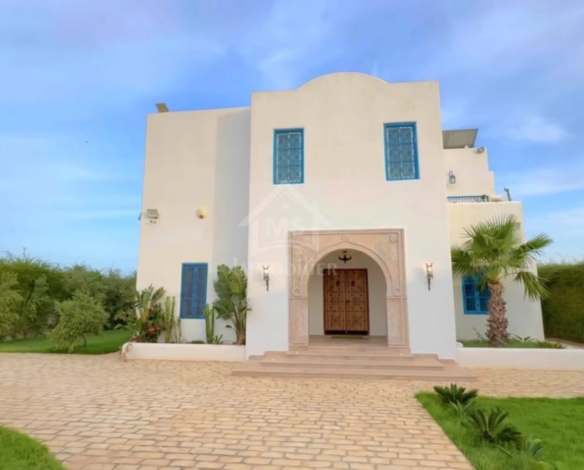 Ville de lux avec piscine à vendre à hammamet sud 51355351